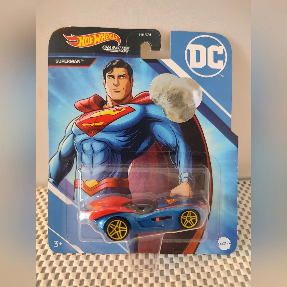 Hot Wheels Character Cars Superman DC Car NWT Mattel